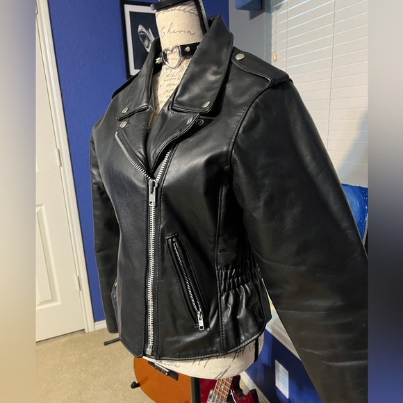 🖤 LEATHER BIKER JACKET 🖤 - Picture 2 of 6
